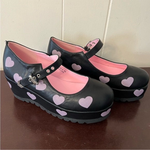 Black with Pink Hearts Platform  #whimsigoth Mary Janes from Hot Topic 8 - Picture 4 of 7